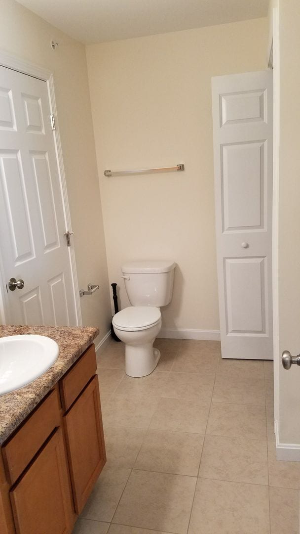 Building Photo - 2 Bedroom 1 1/2 Bath Condo