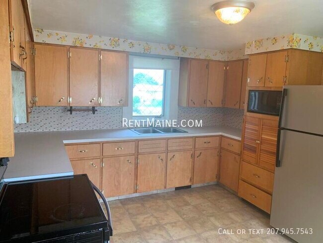 Building Photo - 35 Bosworth St