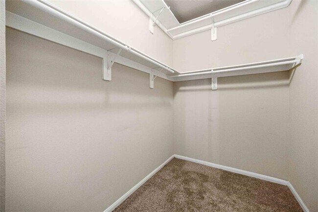Building Photo - 6727 Wide Creek Dr