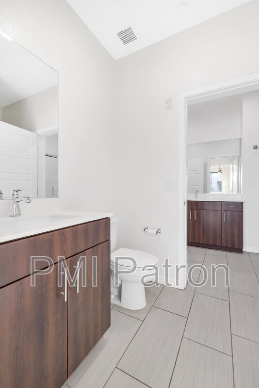 Building Photo - 11231 Hidden Peak Ave