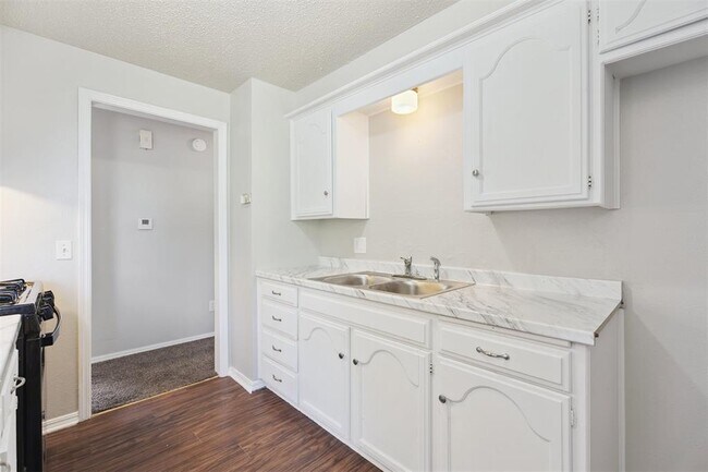 Building Photo - 5221 Foster Dr