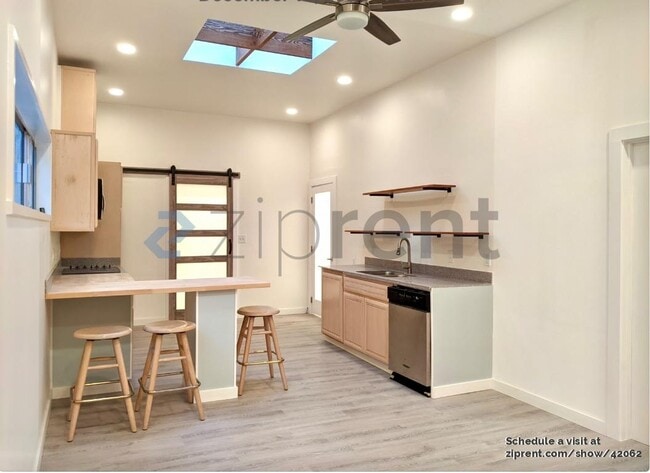 Building Photo - 121 Sweeney Ct
