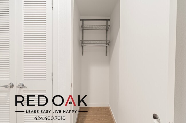 Building Photo - 11405 Chandler Blvd