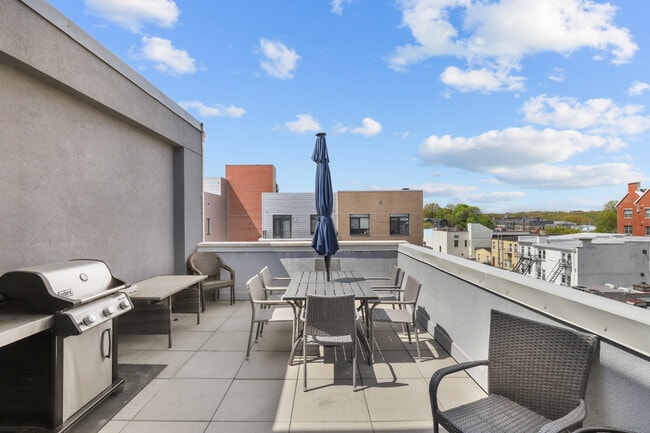 Building Photo - 11 Purdy St