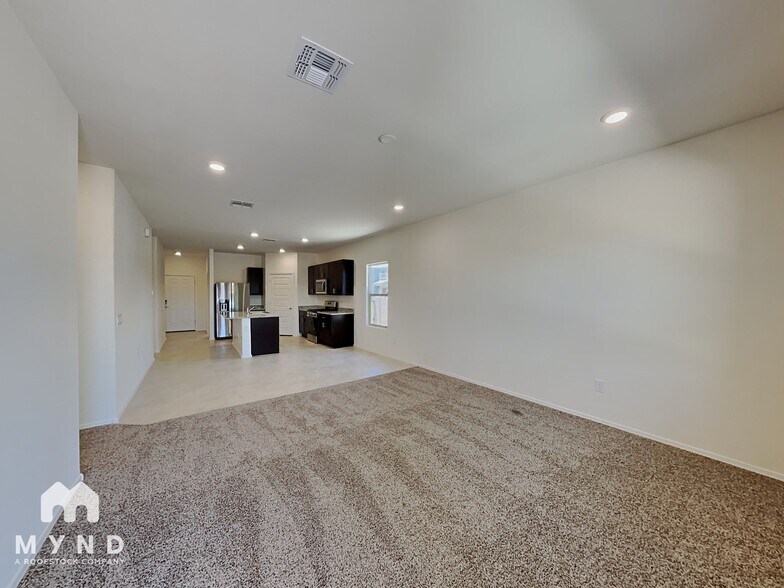 Building Photo - 2549 Calle Palta