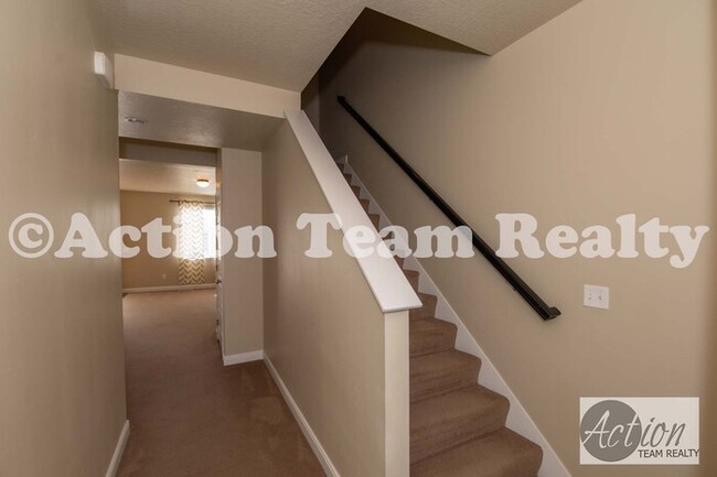 Building Photo - Townhome in Lehi