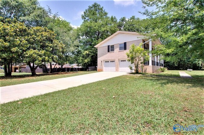 Building Photo - 5630 Woodridge St SW