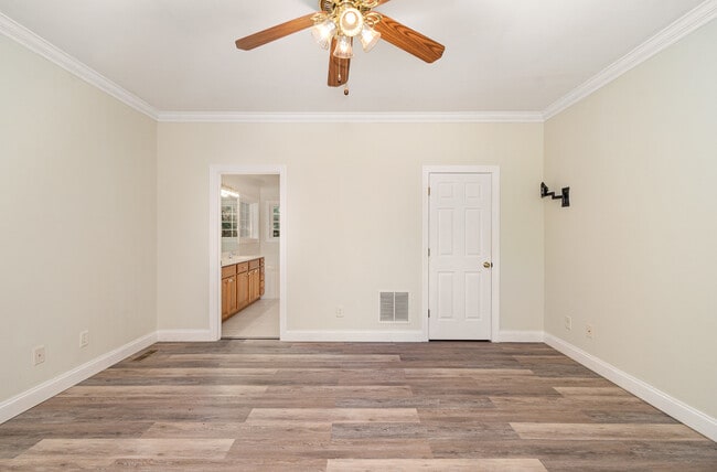 Building Photo - 8605 Haw River Rd