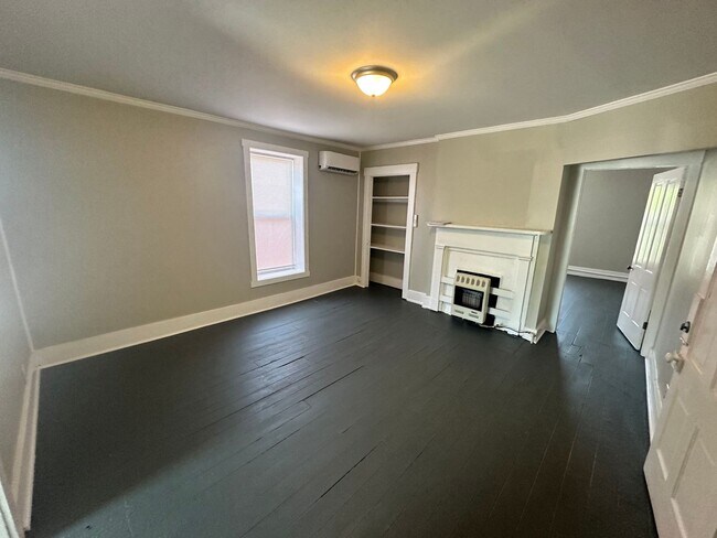 Building Photo - 114 W Main St