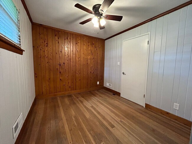 Building Photo - 3301 Brookside Ln