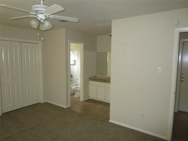Building Photo - 16322 Clearmont Dr