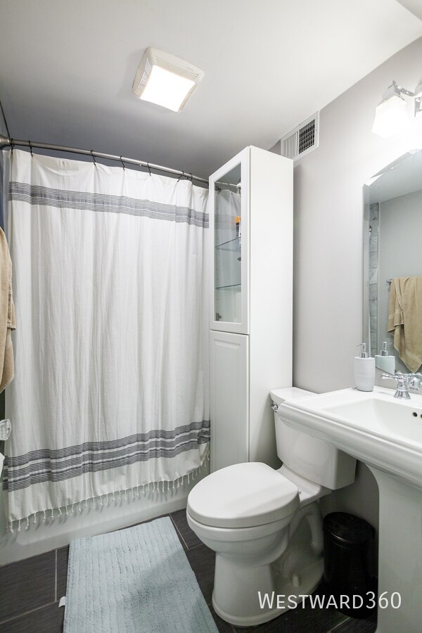 Building Photo - 1924 N Honore St