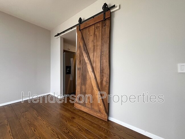 Building Photo - 501 Fenton Pl