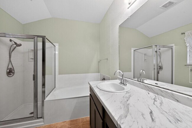 Building Photo - 13237 Pine Needle St