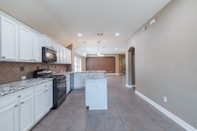 Building Photo - 18123 Almond Place Lane