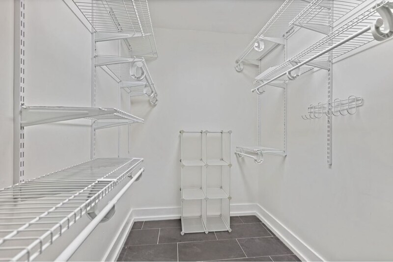 Building Photo - 6841 Woodcreek Ln