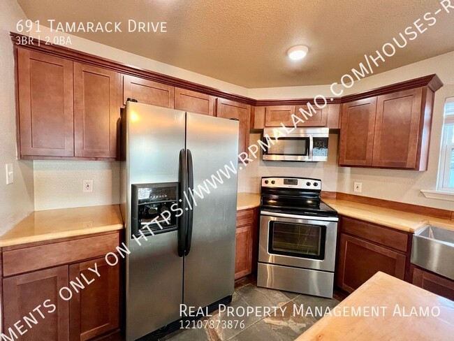 Building Photo - 691 Tamarack Dr