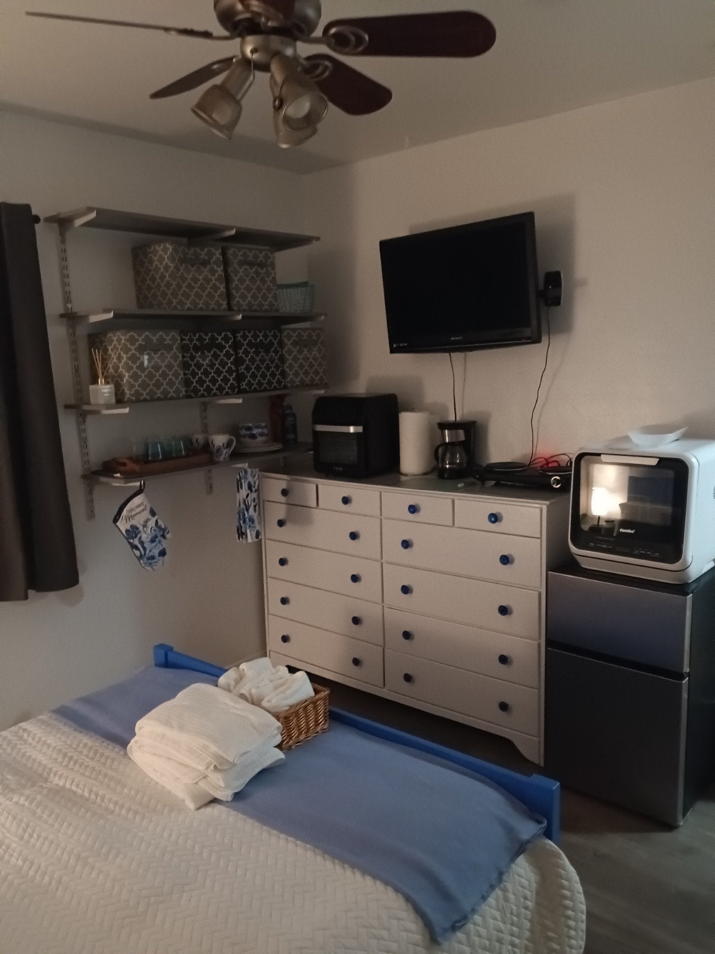 Building Photo - 7248 Shoshone Ave