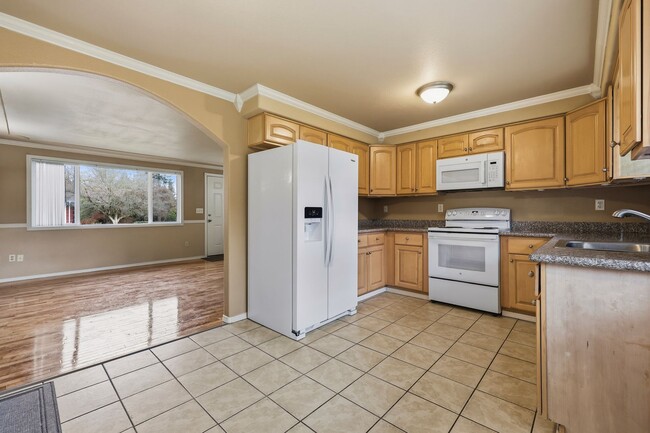 Building Photo - Move in Ready! 3 bedroom 1 bath, North Thurston School District.