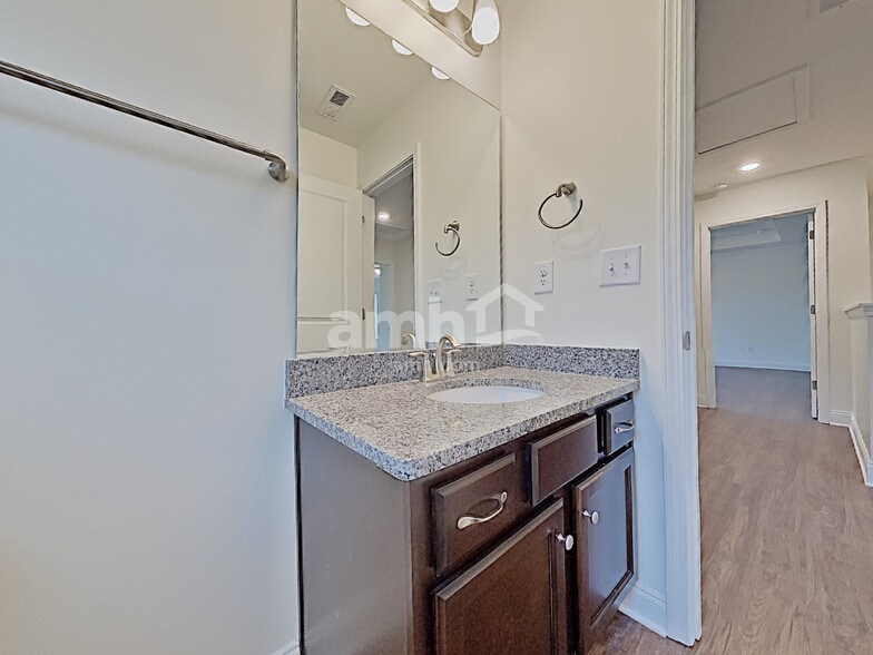 Building Photo - 5020 Franks Creek Way