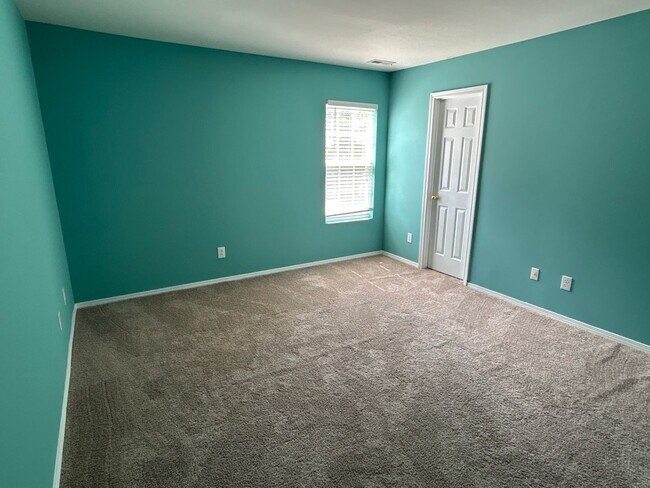 Building Photo - Spacious 3 Bed | 2.5 Bath House in Raleigh