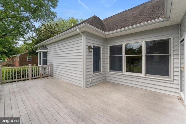 Building Photo - 8237 Hickory Dr