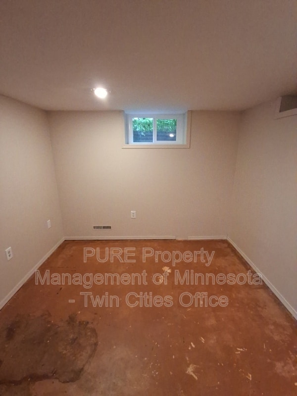 Building Photo - 16050 45th St NE