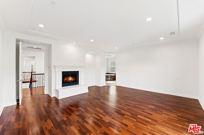 Building Photo - 1952 Hazel Nut Ct