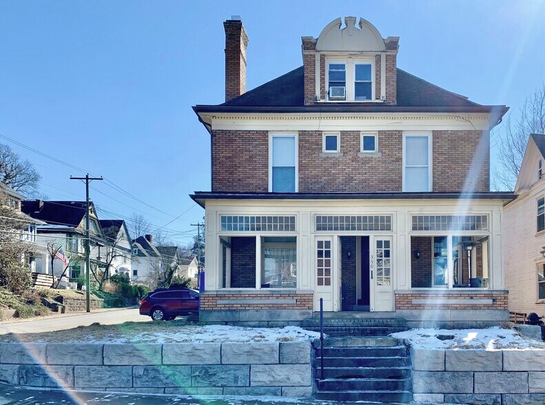 Building Photo - 350 Cobun Avenue