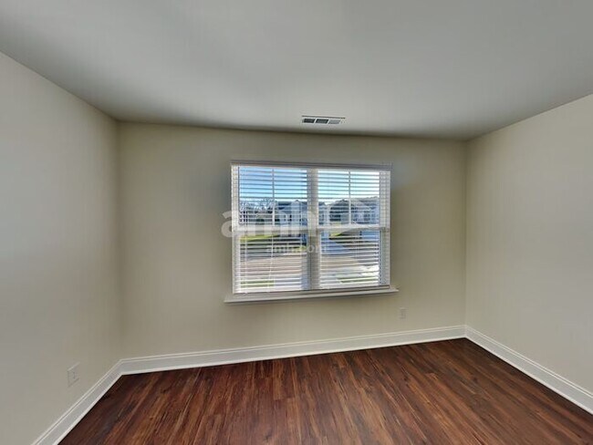 Building Photo - 5230 Virtue Ave