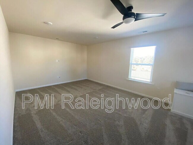 Building Photo - 2124 Fox Chapel Pl