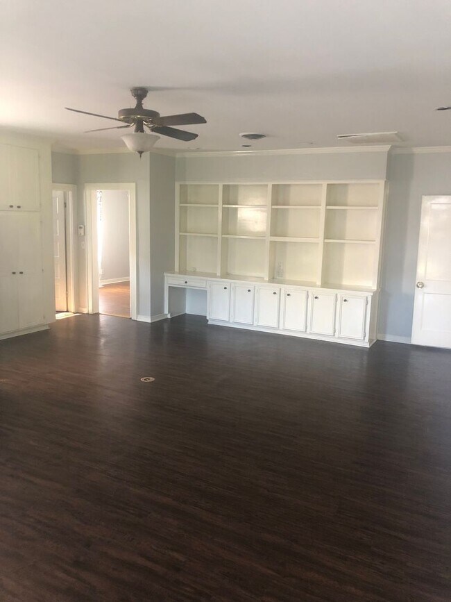 Building Photo - WONDERFUL SO. HIGHLANDS HOME.