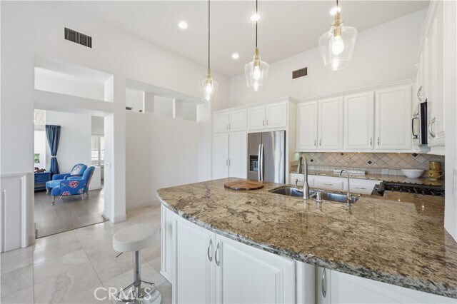 Building Photo - 35 Costa Brava