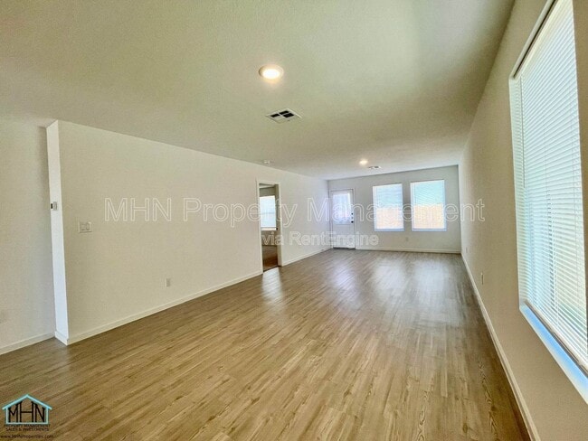 Building Photo - 12931 Kathleen St