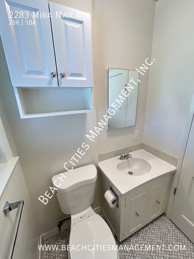 Building Photo - 2283 Mira Mar Ave