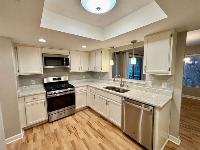 Building Photo - 58 Rumson Ct