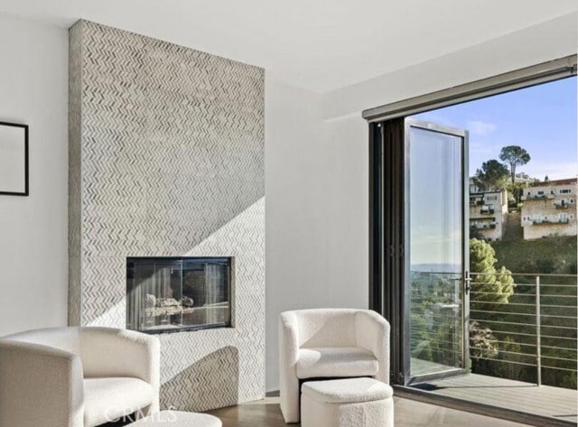 Building Photo - 6422 Weidlake Dr