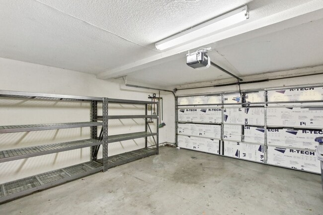 Building Photo - 3 Bedroom in Mace Ranch