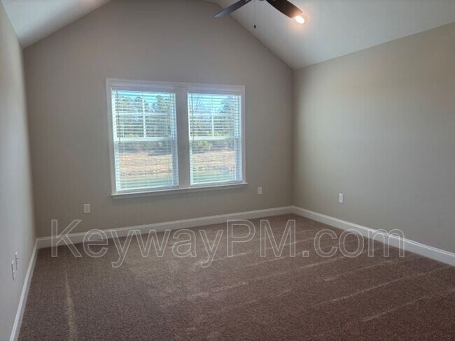 Building Photo - 541 Yuma Ln