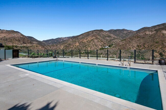 Building Photo - 6240 Tapia Dr