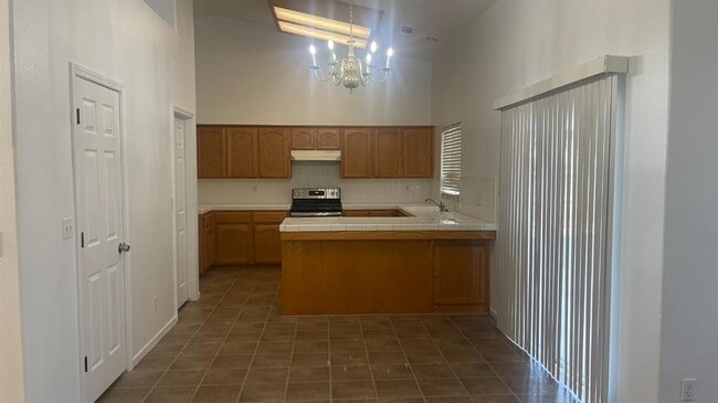 Building Photo - 1400 Bay St