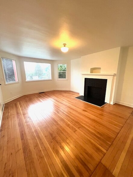 Building Photo - 1319 N 4th St