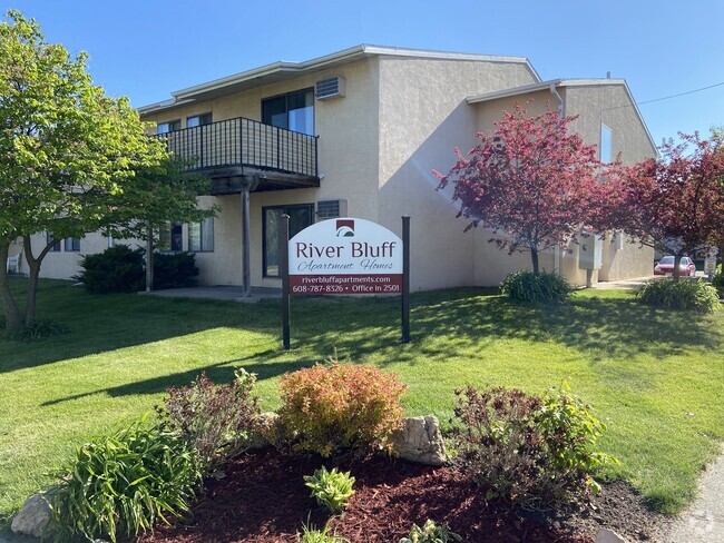 Main Entrance - River Bluff Apartment Homes