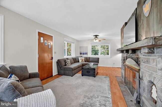 Building Photo - 616 Mcmagan Dr