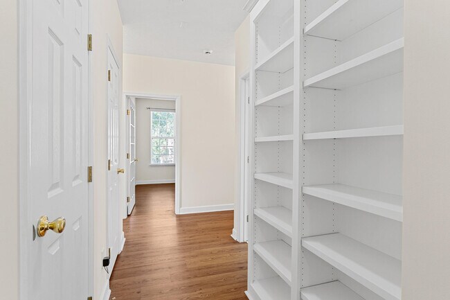 Building Photo - 619 Archard Dr