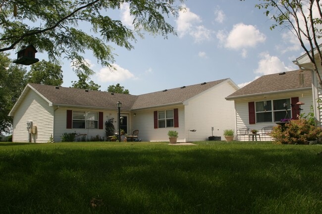 1 & 2 Bedroom Floor Plans - Foster Court Apartments