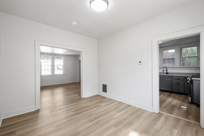 Building Photo - 2810 Freeland St