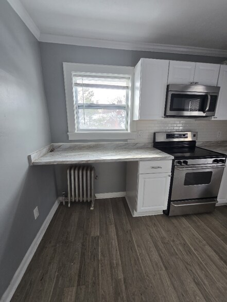 Building Photo - 325 Rustic Ave