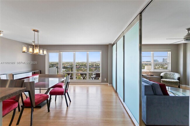 Building Photo - 340 Sunset Dr