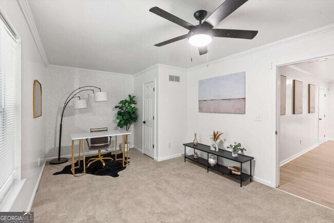 Building Photo - 6720 Stoneleigh Way